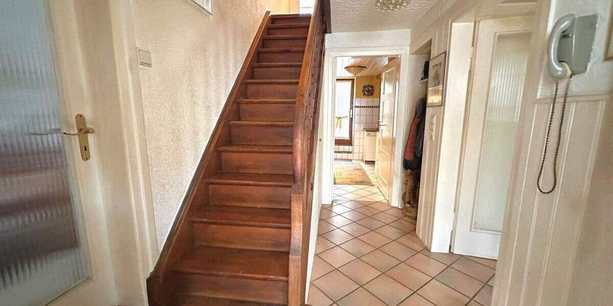 Einfamilienhaus Neustadt Mußbach - 7 Zimmer, 112 m&sup2;, 160.000&euro; | Angebot:25776329