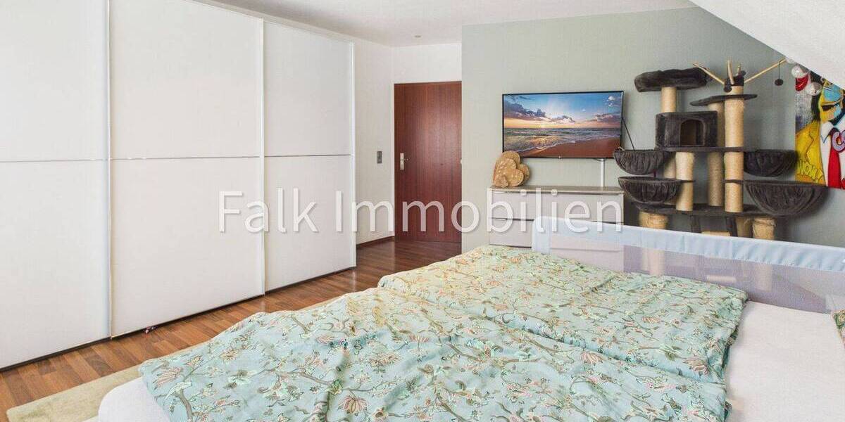 Etagenwohnung Brühl - 4 Zimmer, 98 m&sup2;, 289.000&euro; | Angebot:26174197
