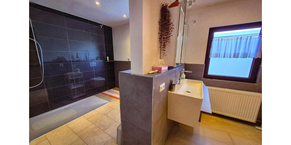 Einfamilienhaus Grünstadt - 7 Zimmer, 193 m&sup2;, 565.000&euro; | Angebot:26385035
