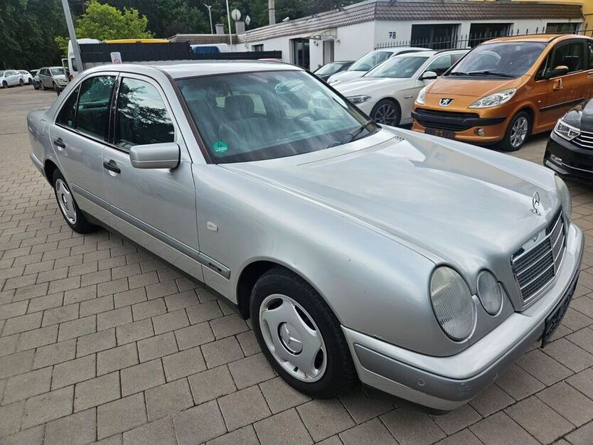 E 220