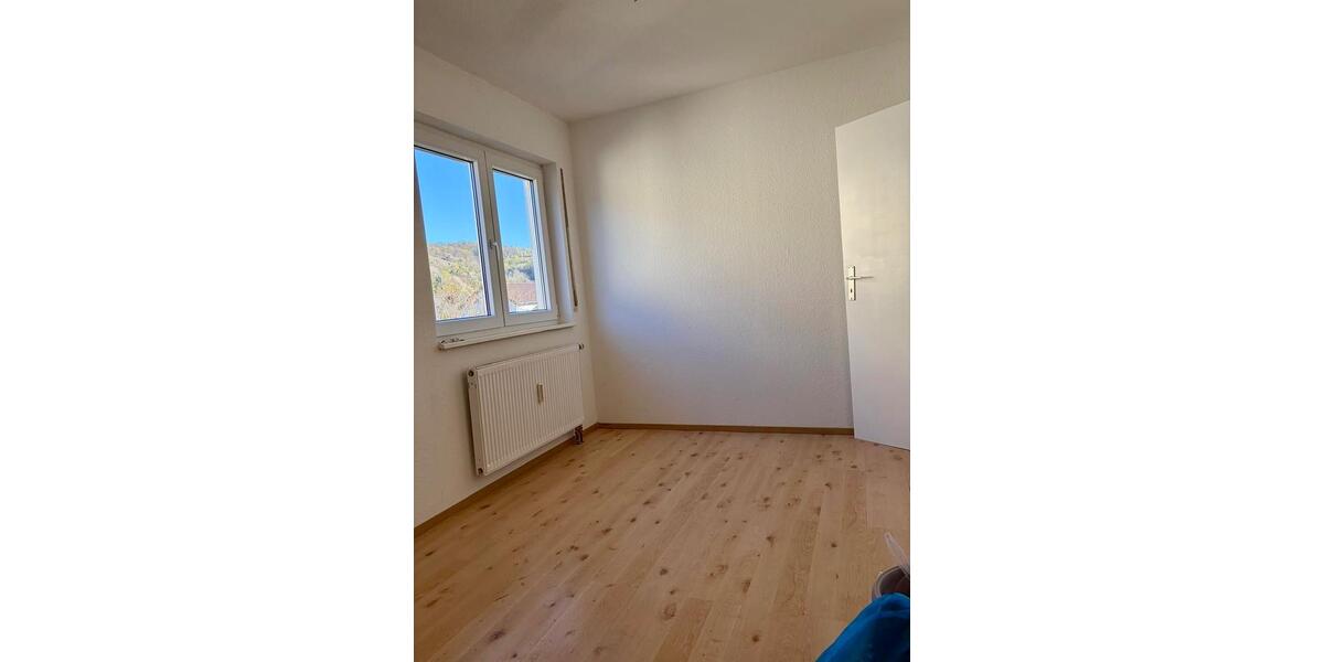 Dachgeschoßwohnung Laudenbach - 3 Zimmer, 135 m&sup2;, 359.000&euro; | Angebot:26094598
