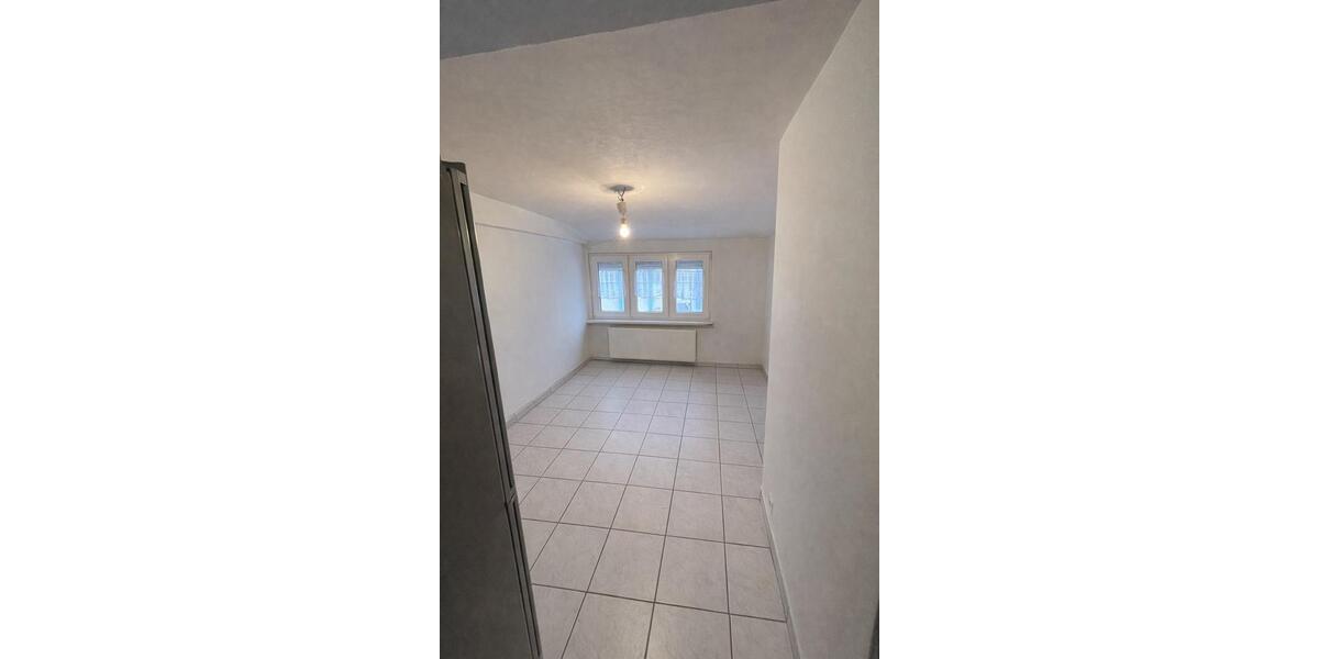 Nette Dachgeschosswohnung 2 ZKB Ludwigshafen Mitte 2.5 zimmer