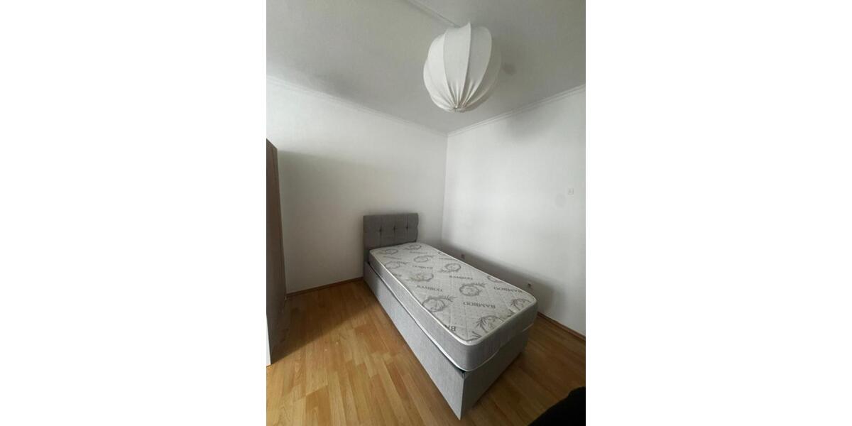 Etagenwohnung Ludwigshafen am Rhein Ludwigshafen-Oggersheim - 1 Zimmer, 600&euro; | Angebot:23412655