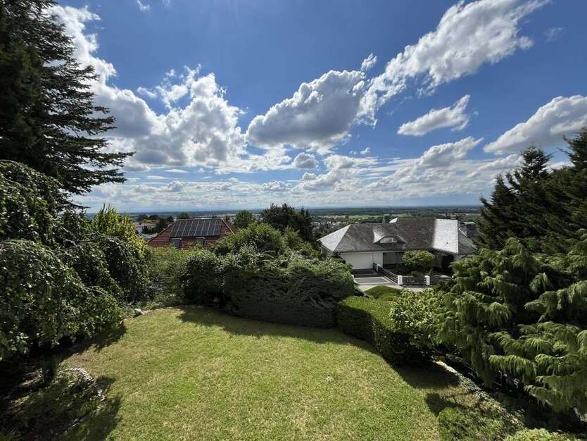 Haus zum Kaufen in Bensheim-Auerbach 1.190.000 € 310 m²