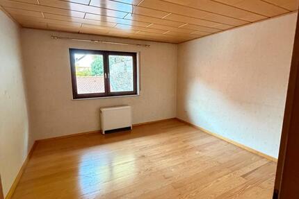 Gepflegtes Einfamilienhaus mit 3 Garagen in Mannheim-Käfertal 4 zimmer