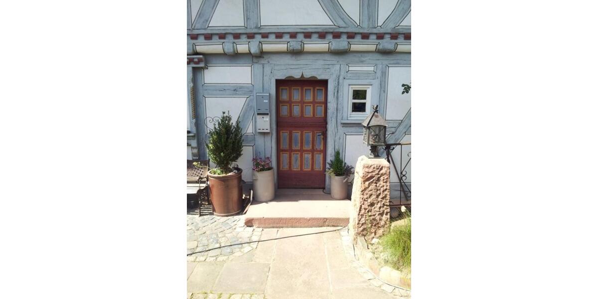 Fürth-Ellenbach, provisionsfeie 3-12 Zimmer-EG-Wohnung 3.5 zimmer