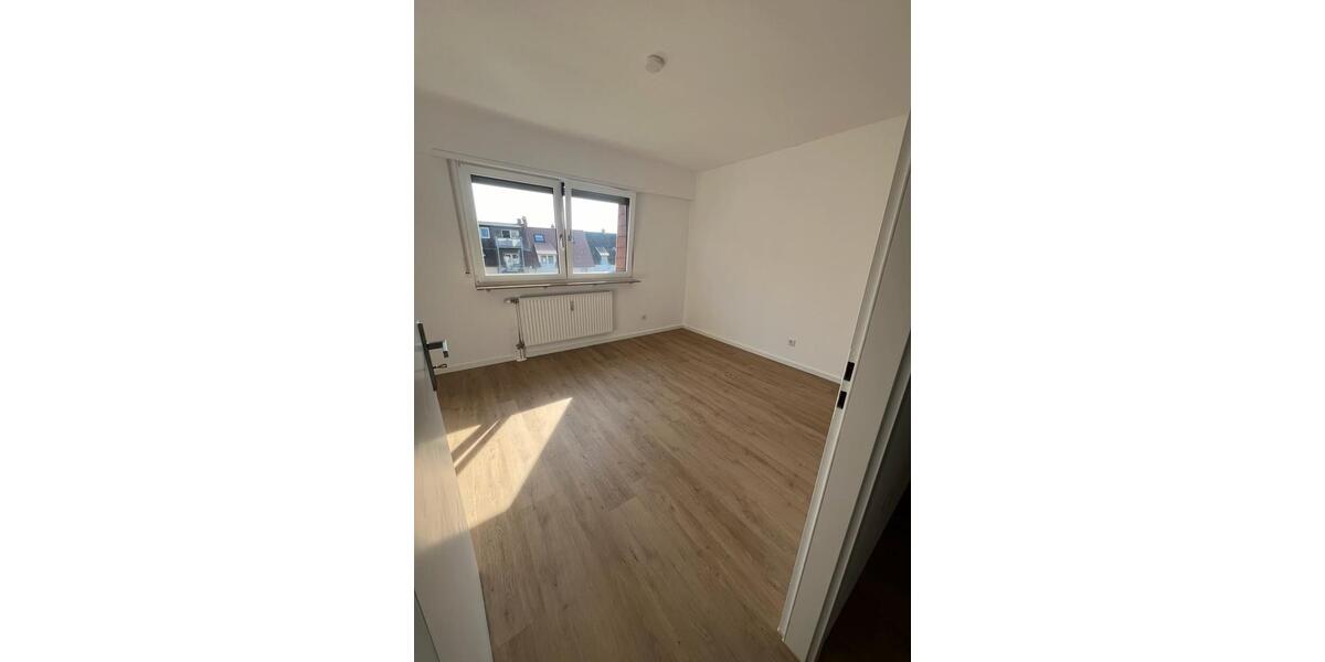 Schöne 3 ZKB-Wohnung+EBK, Loggia, TG, nähe BASF, neu renoviert 3 zimmer