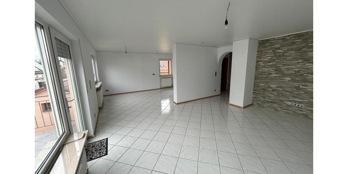 Etagenwohnung Viernheim - 3 Zimmer, 90 m&sup2;, 900&euro; | Angebot:25379355