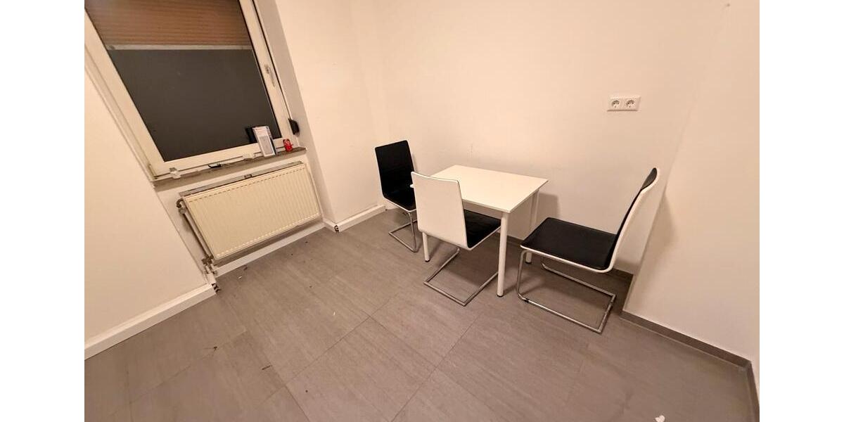 Laden mit Wohnung zu vermieten zimmer