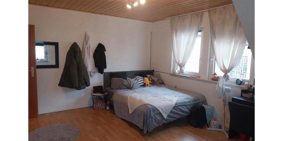 Etagenwohnung Lampertheim - 4 Zimmer, 105 m&sup2;, 1.450&euro; | Angebot:26268518