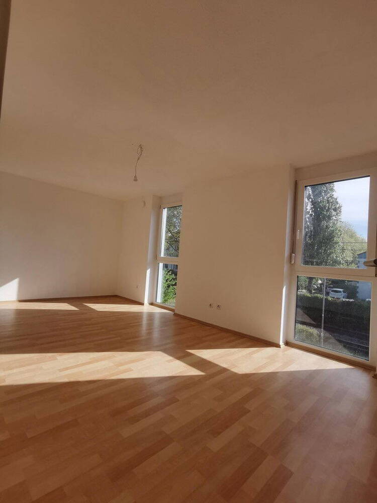 Bezugsfertige und barrierefreie 3-Zimmer-Wohnung mit Balkon und EBK, provisionsfrei