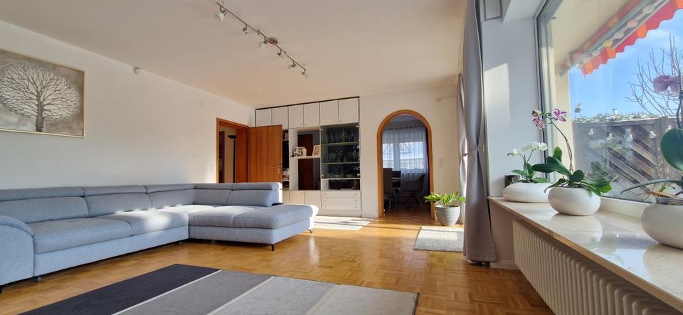 Haus zu Verkaufen(nur Erdgeschoss, mit grossem Parkplatz 4 zimmer