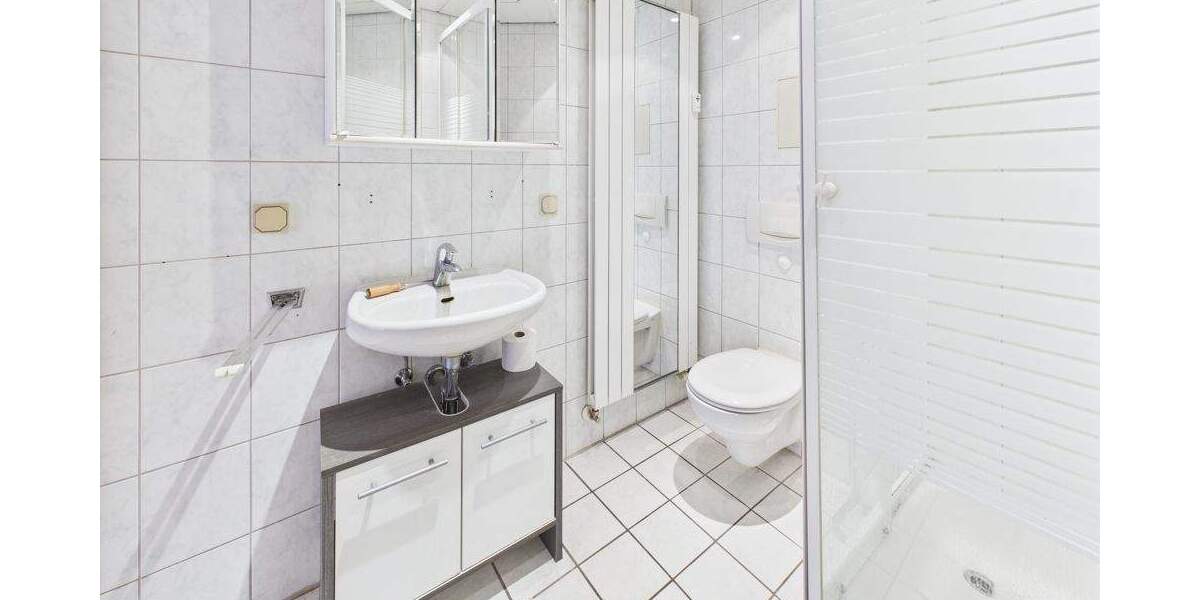 Etagenwohnung Mannheim / Rheinau Rheinau - 2 Zimmer, 64 m&sup2;, 165.000&euro; | Angebot:24808015