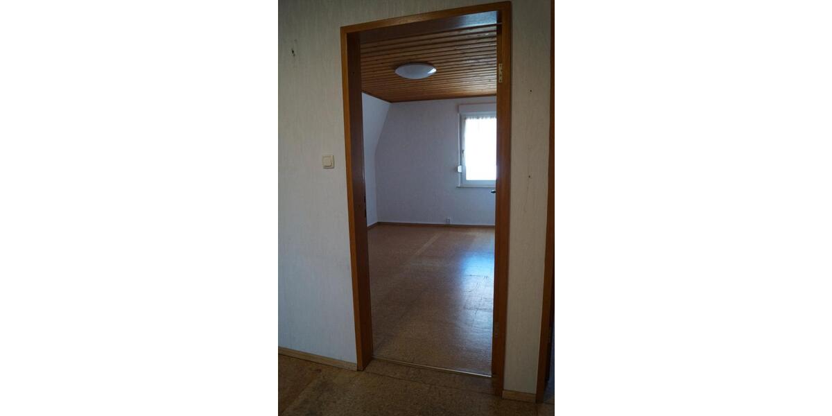 Einfamilienhaus Ludwigshafen am Rhein Edigheim - 4.5 Zimmer, 140 m&sup2;, 200.000&euro; | Angebot:26276082