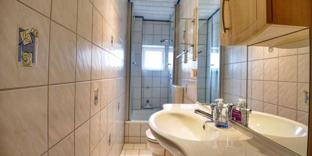 Etagenwohnung Mannheim Sandhofen - 6 Zimmer, 175 m&sup2;, 270.000&euro; | Angebot:26815840