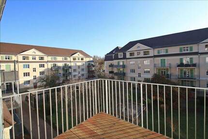 Bezugsfrei! Neue Hofgärten! Hübsche, geräumige 2-Zimmer-Wohnung mit zwei Balkonen! 2 zimmer