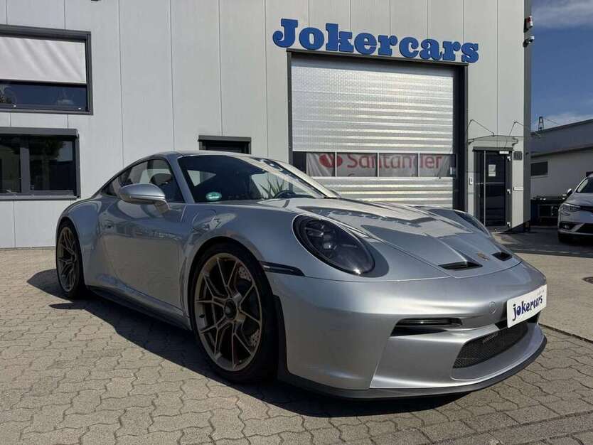 911