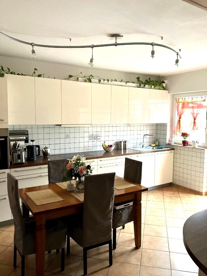 Stilvolle DHH klimatisiert mit Garten, Terrasse & Keller – 4 Etagen in bester Lage