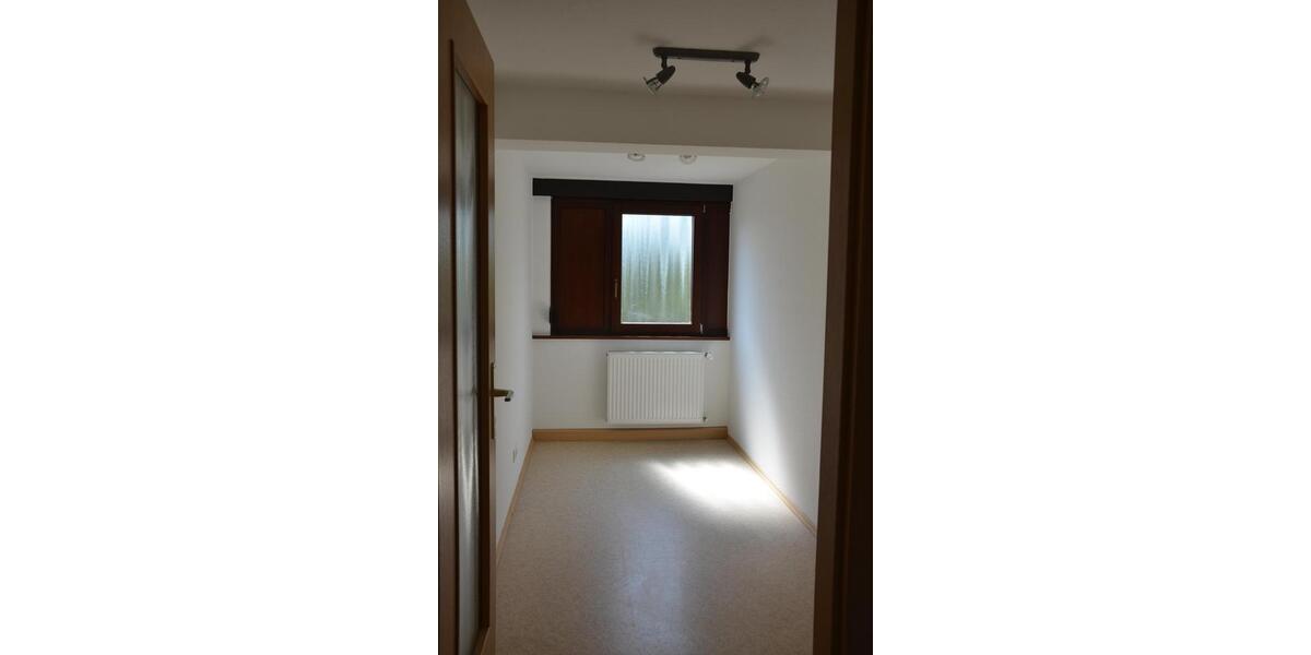 Einfamilienhaus Bammental - 7 Zimmer, 150 m&sup2;, 2.100&euro; | Angebot:26130459
