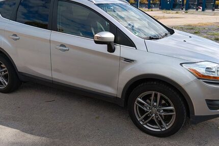 Ford Kuga 95.300 km 7.400 &euro; Brühl 68782