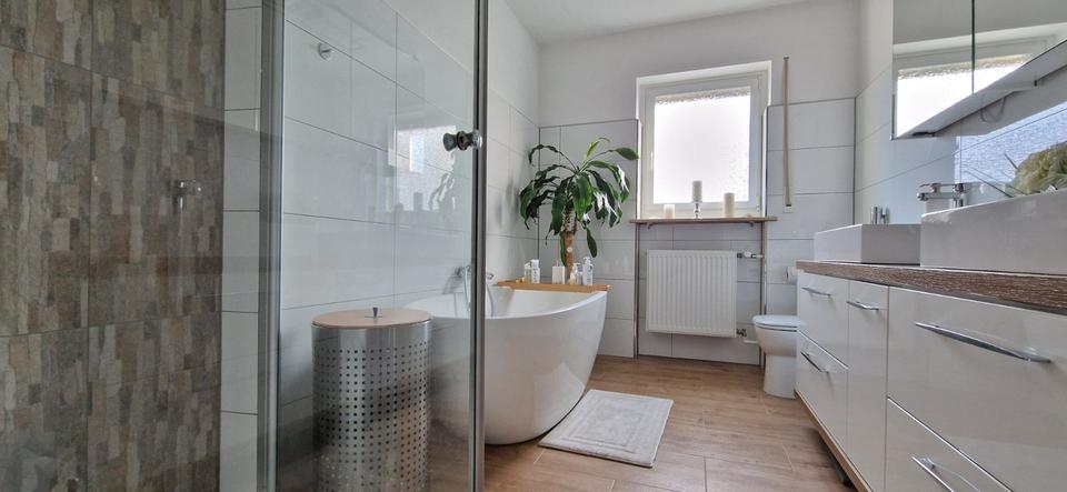 Haus zu Verkaufen(nur Erdgeschoss, mit grossem Parkplatz 4 zimmer