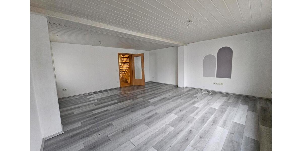 Doppelhaushälfte Frankenthal (Pfalz) - 5 Zimmer, 155 m&sup2;, 1.550&euro; | Angebot:24851570