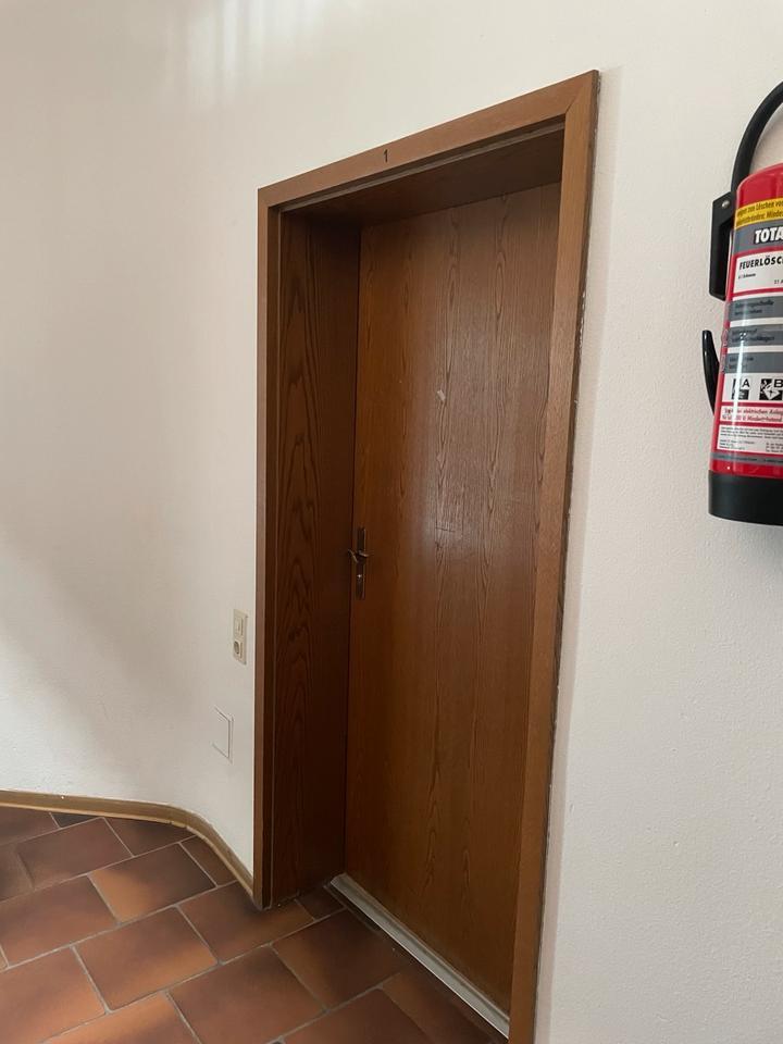 Büro mit ca. 70m2 und 3 Zimmern zu Vermieten in Neuhofen