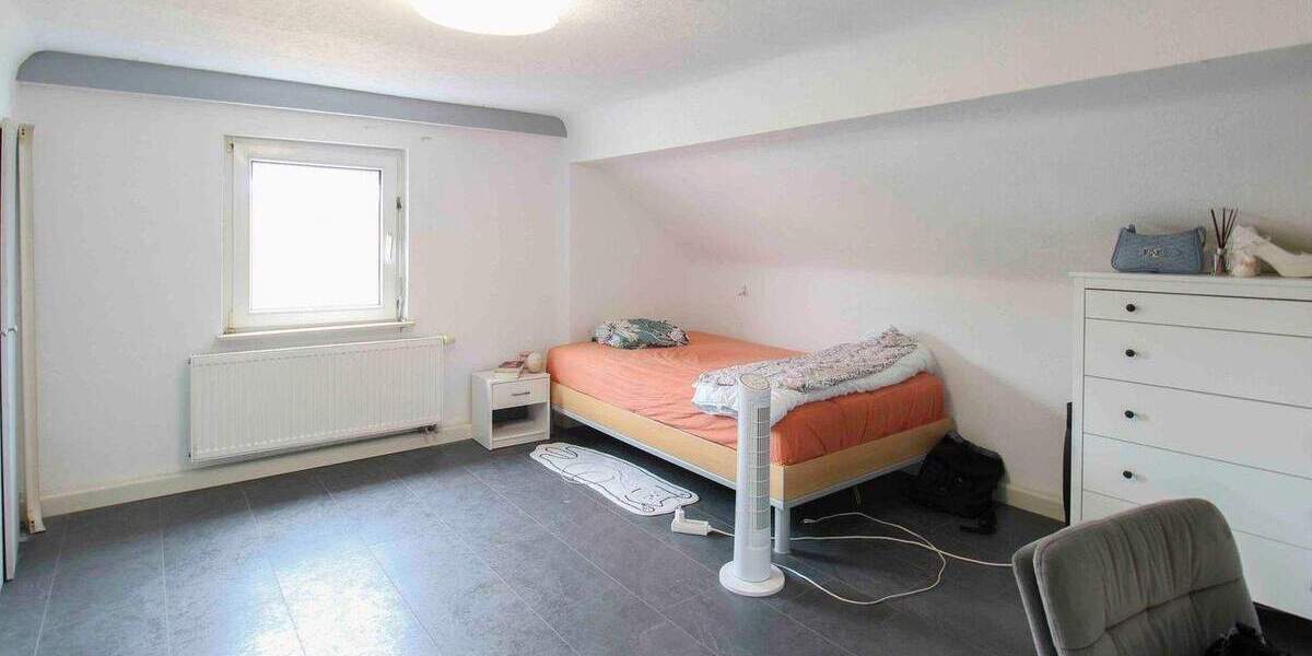 Mehrfamilienhaus, Wohnhaus Hockenheim - 6 Zimmer, 154 m&sup2;, 399.000&euro; | Angebot:24874984