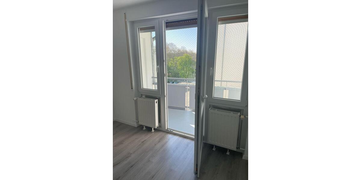 Dachgeschoßwohnung Ludwigshafen am Rhein Parkinsel - 2 Zimmer, 68 m&sup2;, 700&euro; | Angebot:26122748