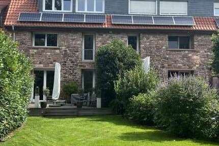 Haus zum Mieten in Mannheim 2.400 € 240 m²