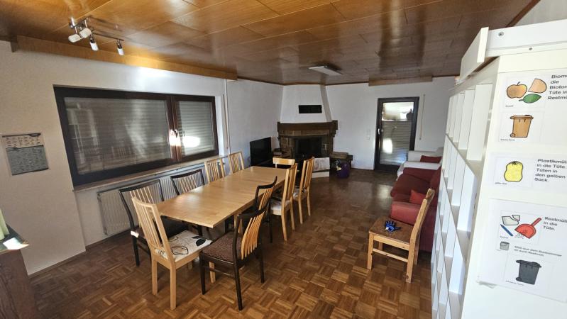 ObjNr:19765 - Sehr gepflegtes 3-Fam. Haus mit Garage, Terrasse und Balkon in Gorxheimertal 8.5 zimmer