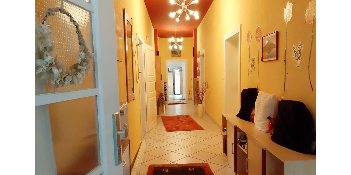 Exklusive Eigentumswohnung mit Gartenanteil und Loggien 5 zimmer