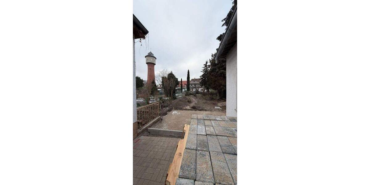 Großzügiges, frisch renoviertes Zweifamilienhaus mit Garten - Plankstadt 8 zimmer