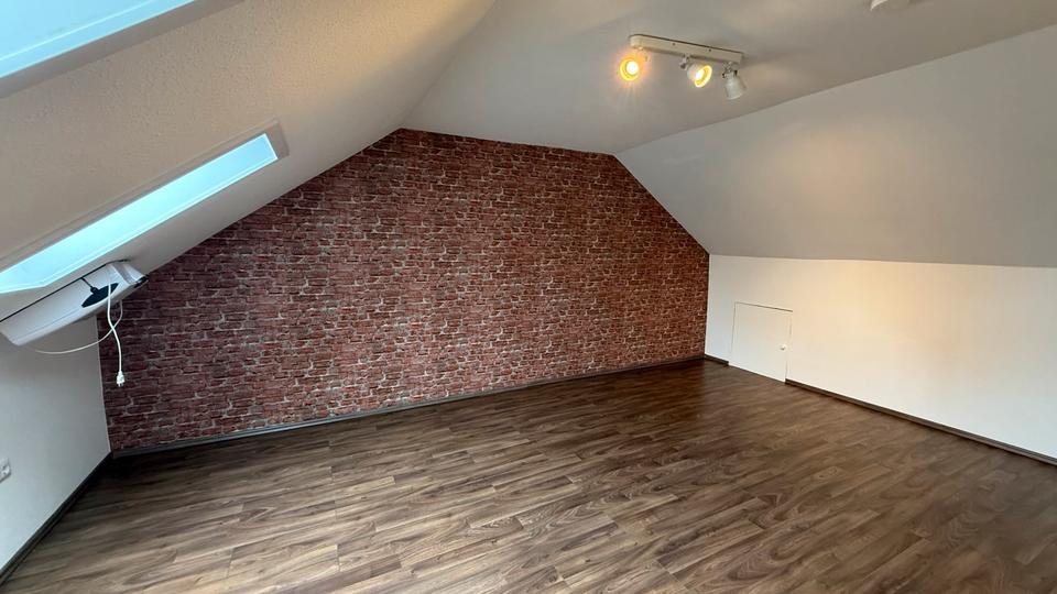 Dachgeschoßwohnung Mannheim Sandhofen - 2.5 Zimmer, 50 m&sup2;, 700&euro; | Angebot:26313632