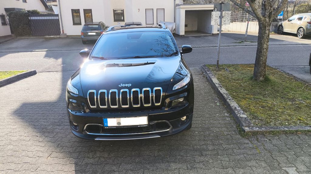 Jeep Cherokee 125.000 km 15.800 &euro; Wiesloch 69168