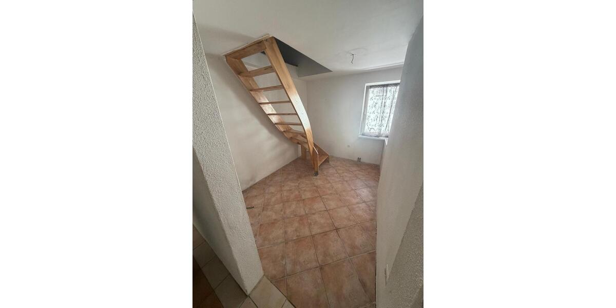 Etagenwohnung Schifferstadt - 5 Zimmer, 130 m&sup2;, 1.500&euro; | Angebot:26619916