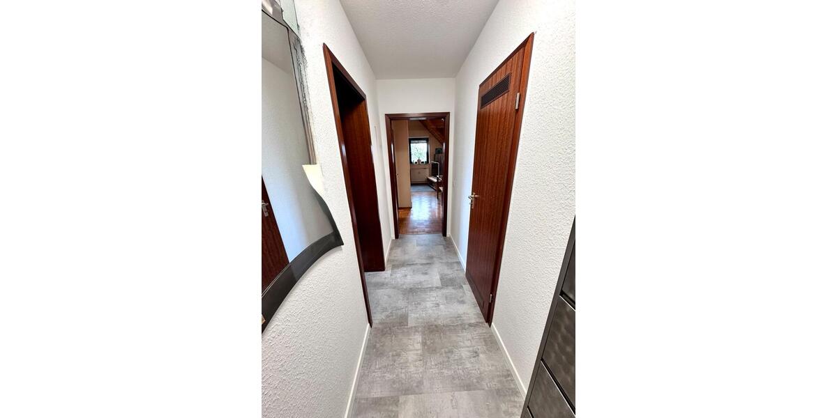 Schön geschnittene zwei Zimmer Dachgeschosswohnung 56qm 2 zimmer