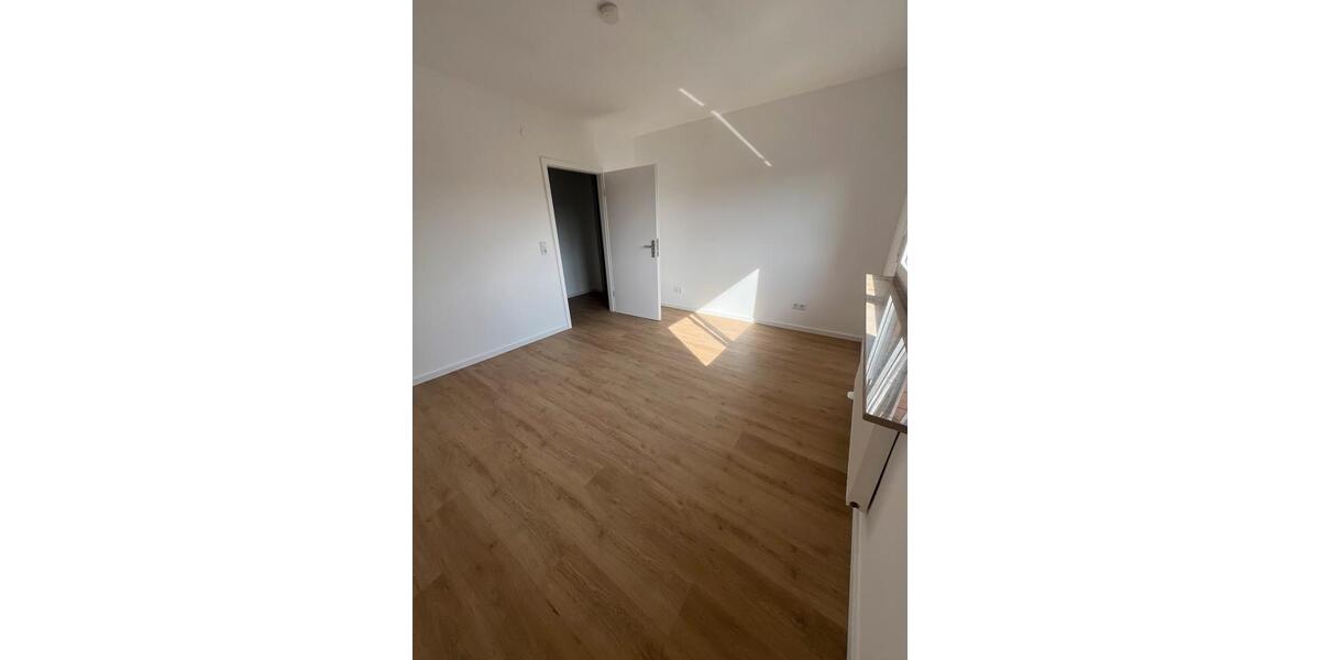 Schöne 3 ZKB-Wohnung+EBK, Loggia, TG, nähe BASF, neu renoviert 3 zimmer