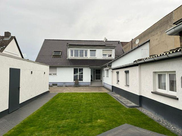 Mehrfamilienhaus, Wohnhaus Mannheim Sandhofen - 8 Zimmer, 202 m&sup2;, 779.000&euro; | Angebot:26999229