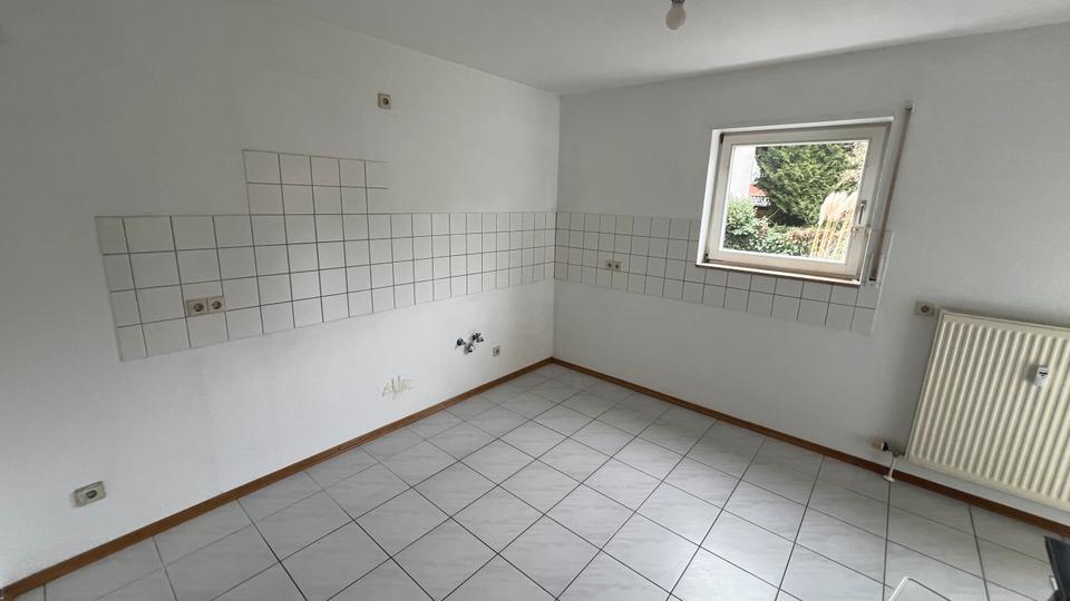 3ZKB, ca. 80m2 EG, Gäste WC, kleiner Garten u. 25m2 Keller 3 zimmer
