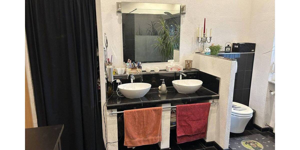 Etagenwohnung Brühl - 5 Zimmer, 140 m&sup2;, 1.450&euro; | Angebot:26857705