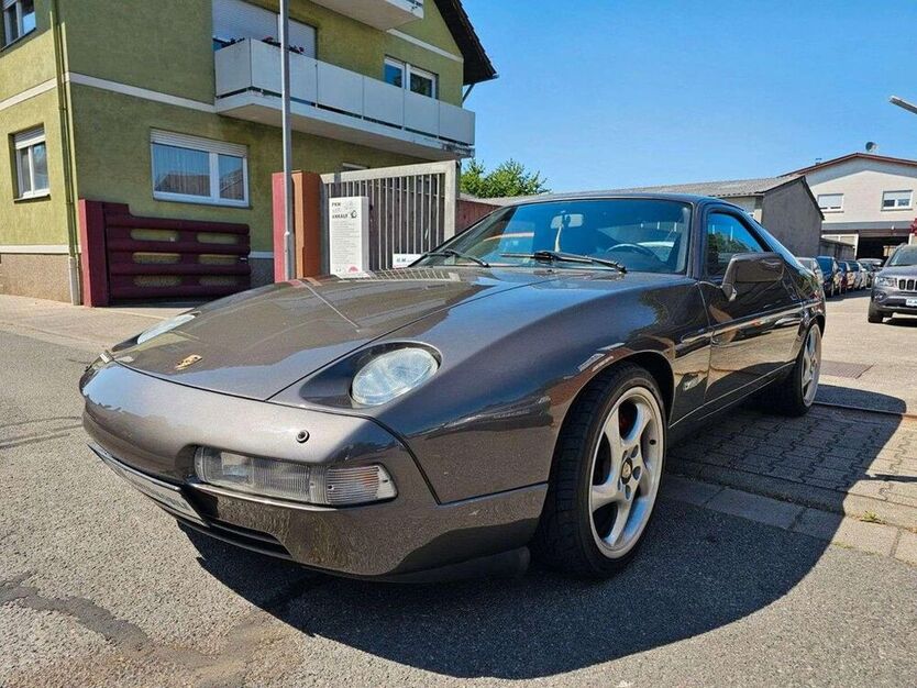 928