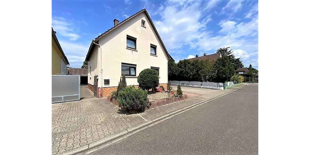 Einfamilienhaus Waghäusel - 8.5 Zimmer, 172 m&sup2;, 499.000&euro; | Angebot:23804620