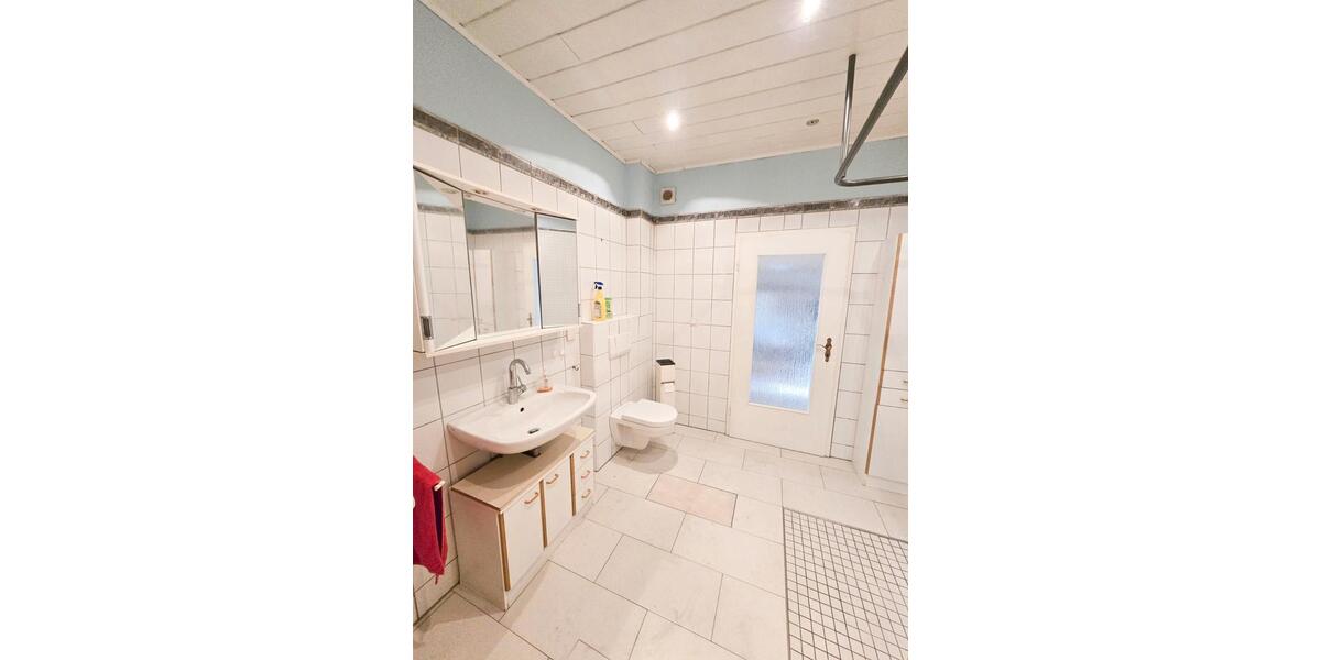 Erdgeschoßwohnung Brühl - 3 Zimmer, 82 m&sup2;, 950&euro; | Angebot:26250415