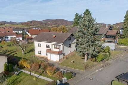 Haus zum Kaufen in Fürth 379.000 € 130.96 m² 5 zimmer