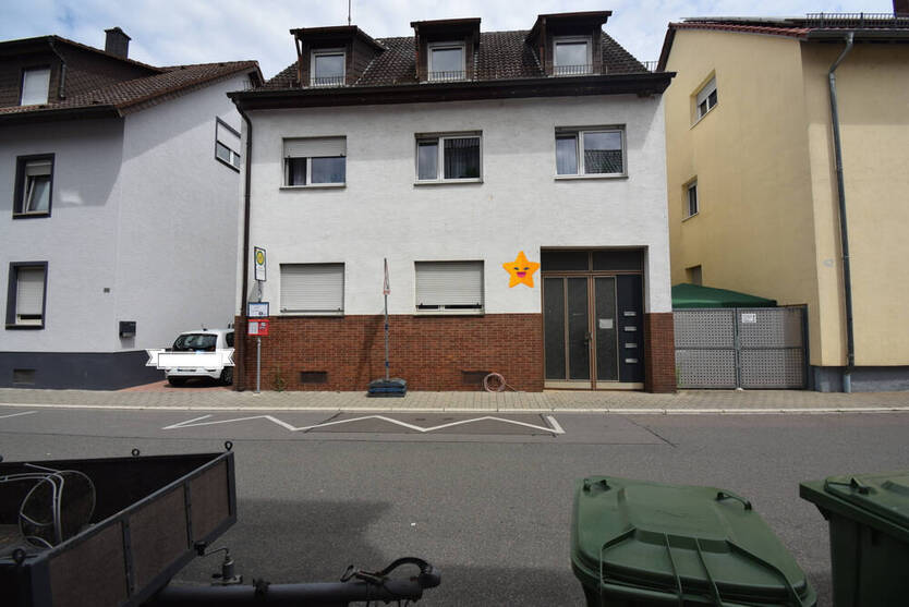 Schnuckelige DG-Wohnung in kleiner Wohneinheit