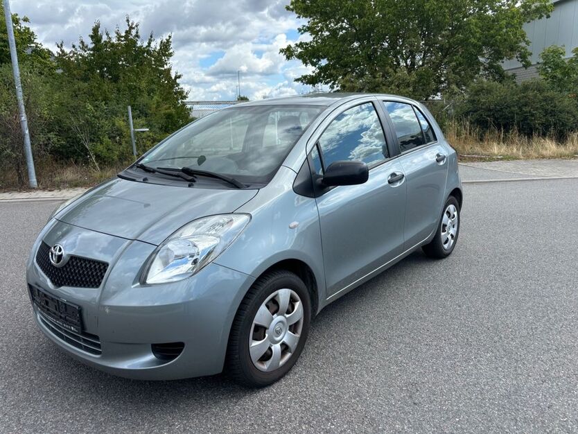 Toyota Yaris 190.000 km 2.600 € Plankstadt 68723