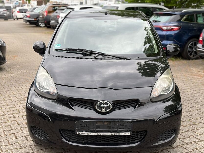 Toyota Aygo (X) 125.000 km 3.999 € Speyer 67346