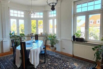 große helle Altbauwohnung mit Flair, 4 Zi., Küche, Bad, 2 Balkone 4 zimmer