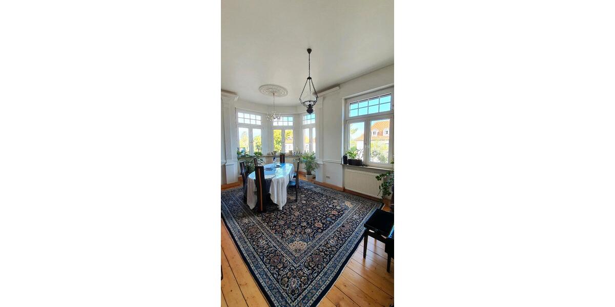 große helle Altbauwohnung mit Flair, 4 Zi., Küche, Bad, 2 Balkone 4 zimmer